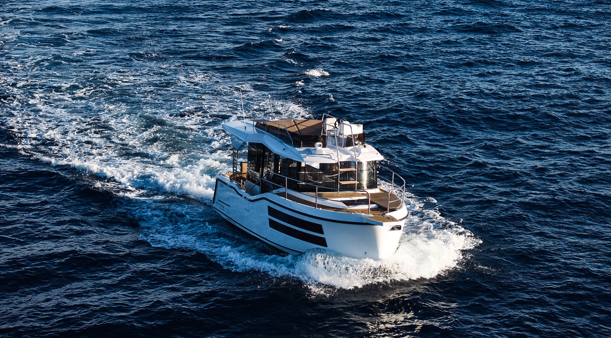 Yacht 1